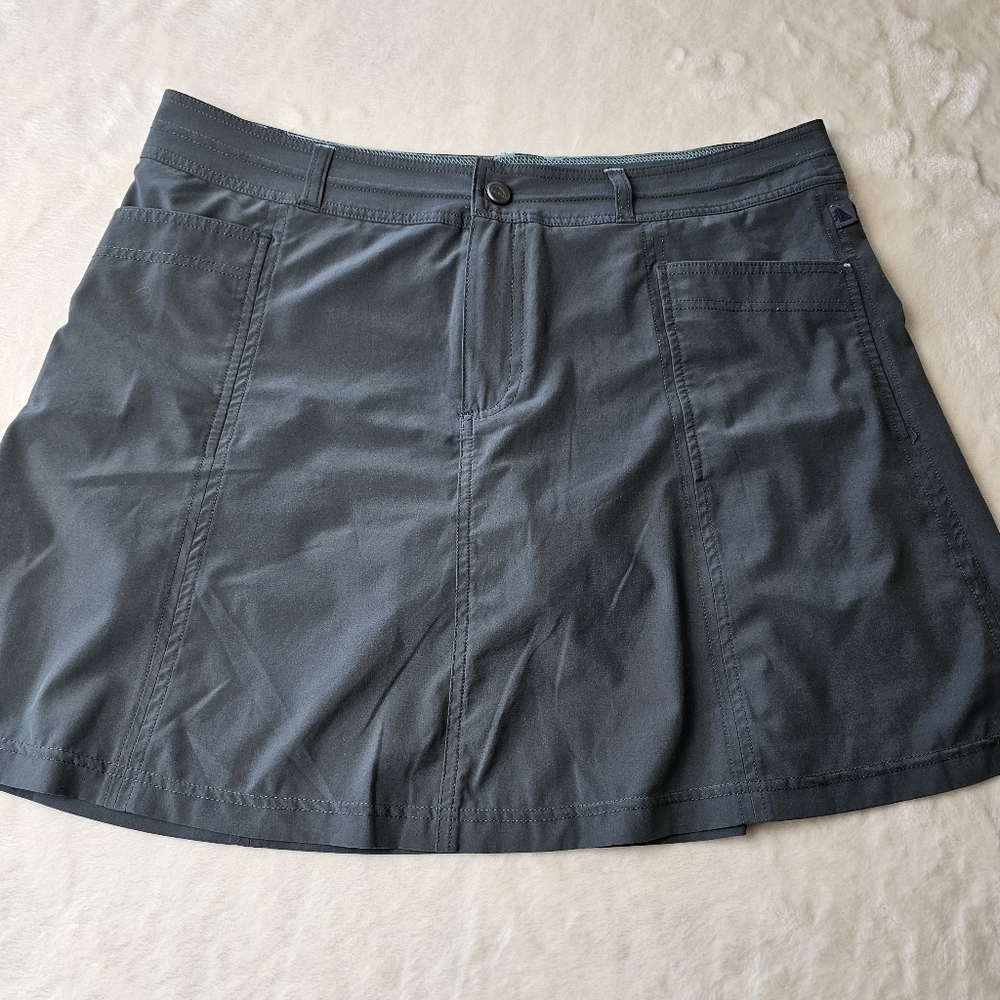 LL bean Skort  Women’s 14 grey  athletic spandex blend tennis golf skirt shorts